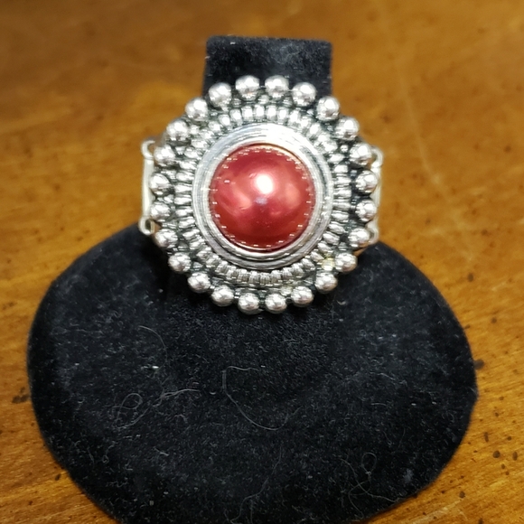 Paparazzi Stretchy Ring - Regal Royal Red - Picture 1 of 3